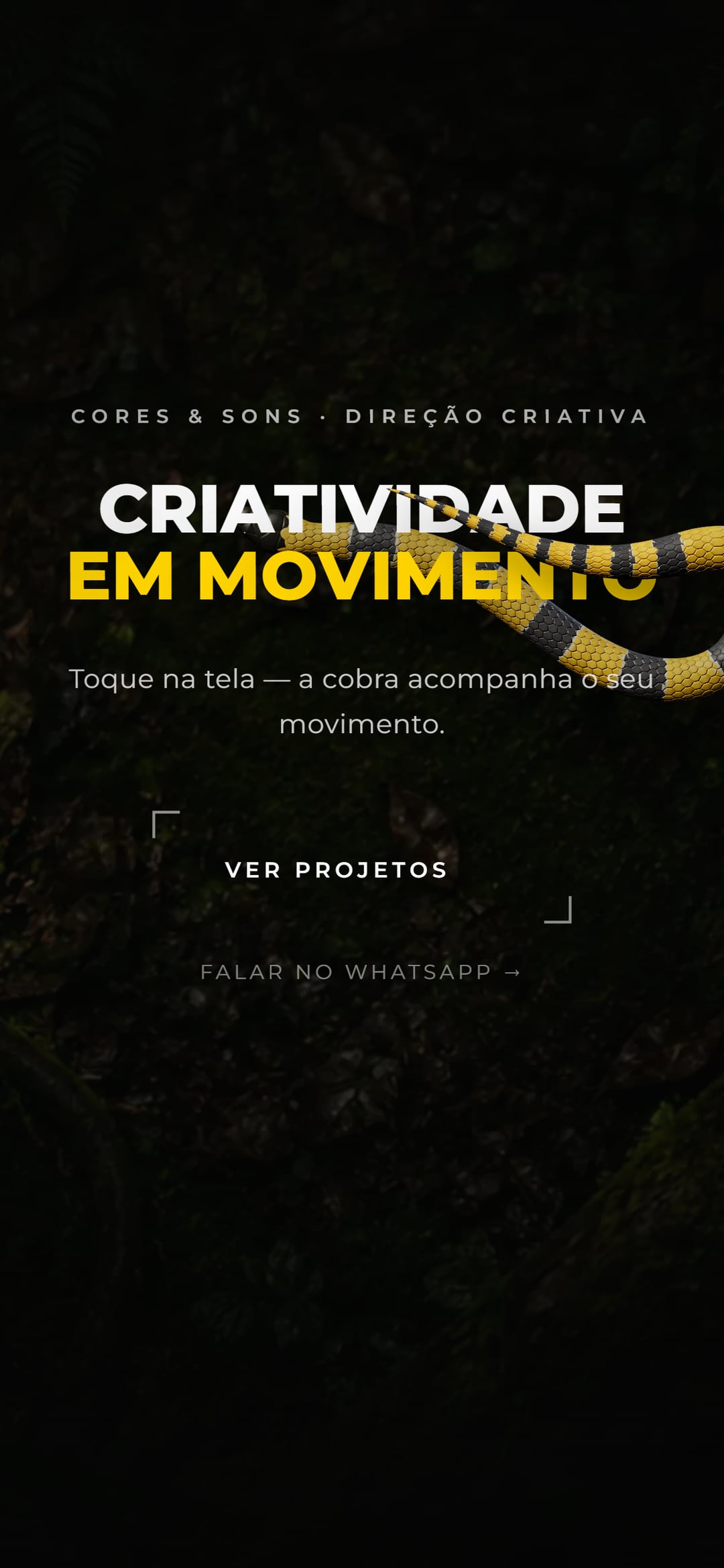 O banner no celular: a frase em duas linhas e a cobra passando atrás de algumas letras e à frente de outras.