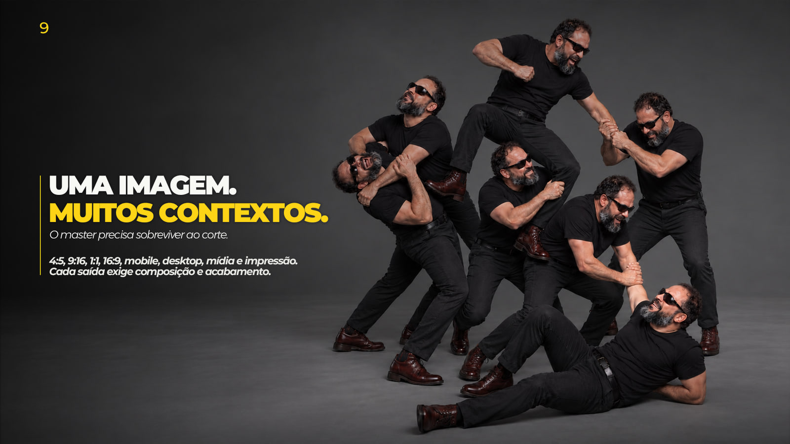 Composição com sete versões da mesma pessoa se equilibrando em pirâmide, ilustrando uma imagem em muitos contextos.